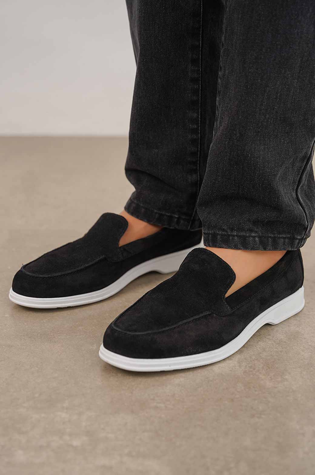 ESSENTIAL LEATHER LOAFERS